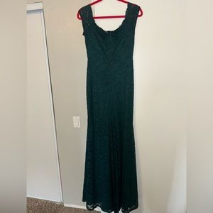 Green flor length lace gown.